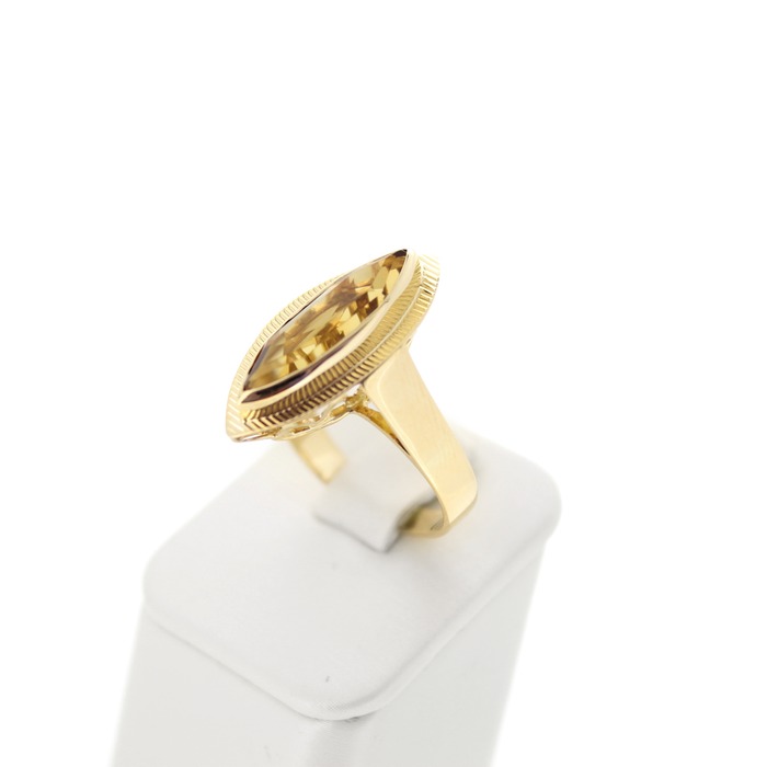 Ring_geelgoud_18karaat_Kleursteen_Tweedehands_CV-1401_Juwelier_Clem_Vercammen-2.jpg