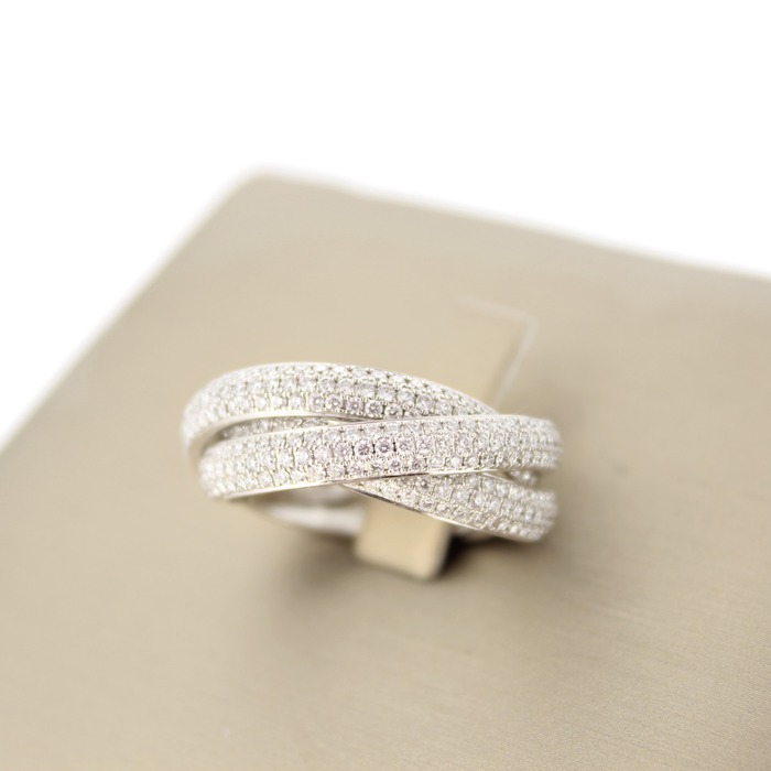 258766_01_Hulchi_Belluni_ring_witgoud_18karaat_Briljant_OTL_Juwelier_Clem_Vercammen-3.jpg