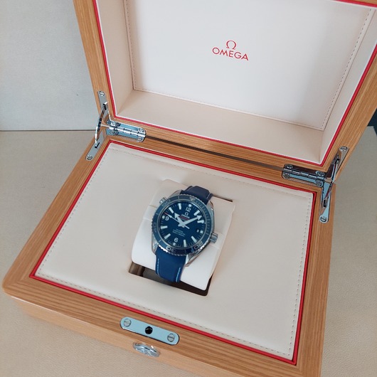 Horloge  Omega Seamaster Planet Ocean 232.92.42.21.03.001 '75490-737-TWDH'