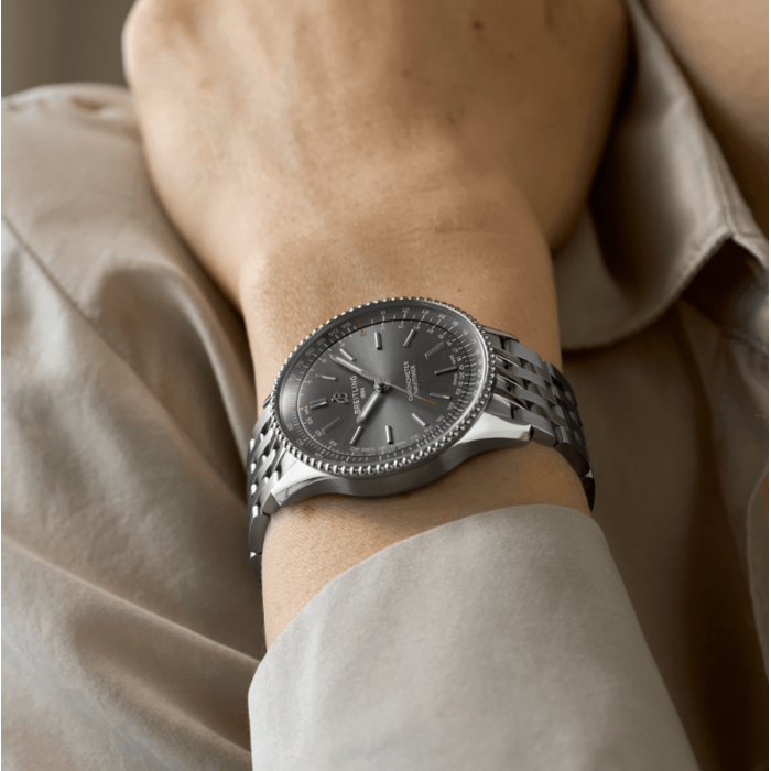 260524_01_Breitling_Navitimer_Automatic_36_Anthracite_A17327381B1A1_Juwelier_Clem_vercammen-4.png