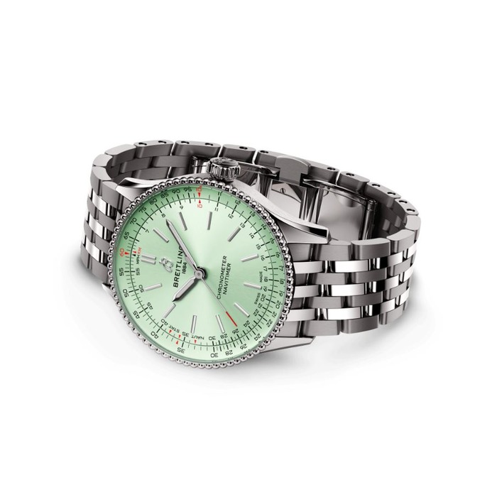 260709_01_Breitling_Navitimer_Automatic_36_Mint_Green_A17327361L1A1_Juwelier_clem_Vercammen-2.jpg