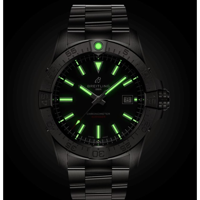 260827_01_Breitling_Avenger_Automatic_42_steel_A17328101B1A1_Juwelier_Clem_Vercammen-4.jpg