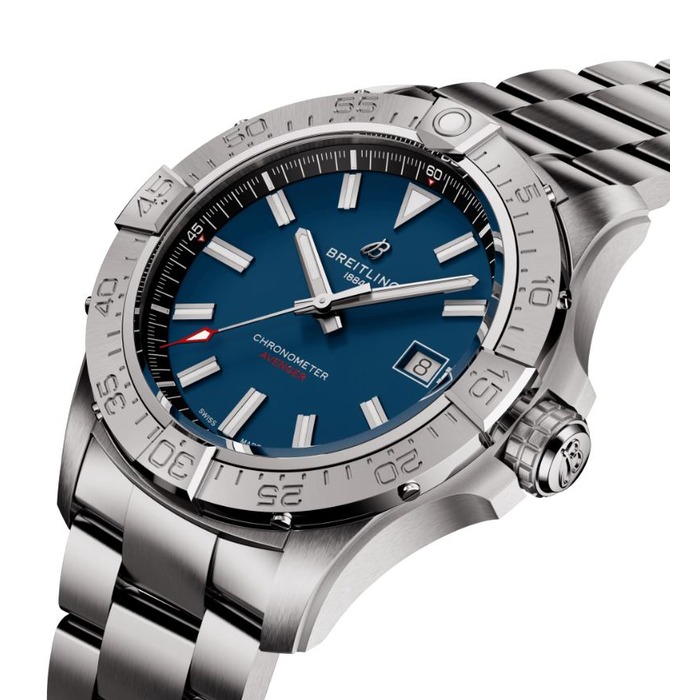 260828_01_Breitling_Avenger_Automatic_42_steel_Blue_A17328101C1A1_JUwelier_Clem_Vercammen-1.jpg