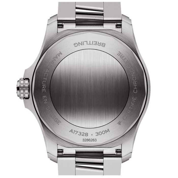 260828_01_Breitling_Avenger_Automatic_42_steel_Blue_A17328101C1A1_JUwelier_Clem_Vercammen-3.jpg