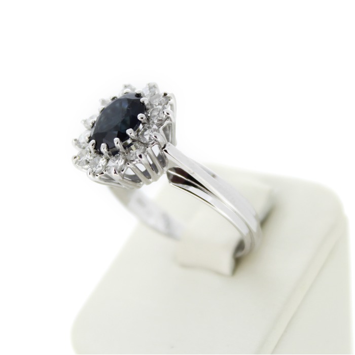 Ring_witgoud_18karaat_briljant_Saffier_tweedehands_77219-1643_Juwelier_Clem_Vercammen-2.jpg