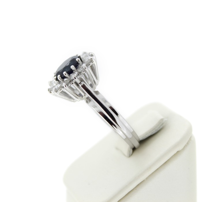 Ring_witgoud_18karaat_briljant_Saffier_tweedehands_77219-1643_Juwelier_Clem_Vercammen-3.jpg