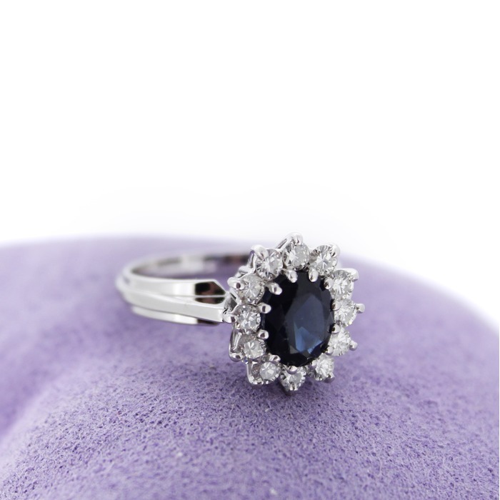 Ring_witgoud_18karaat_briljant_Saffier_tweedehands_77219-1643_Juwelier_Clem_Vercammen-9.jpg