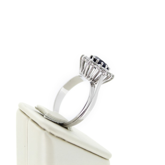 Ring_witgoud_18karaat_briljant_Saffier_tweedehands_77219-1643_Juwelier_Clem_Vercammen-6.jpg