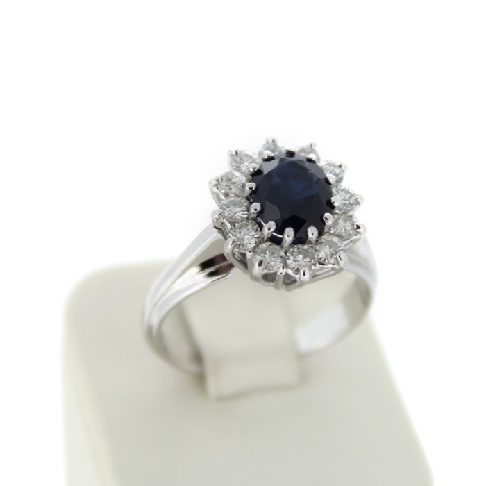 Ring_witgoud_18karaat_briljant_Saffier_tweedehands_77219-1643_Juwelier_Clem_Vercammen-4.jpg