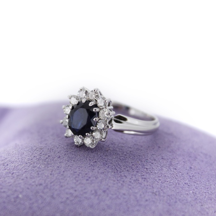 Ring_witgoud_18karaat_briljant_Saffier_tweedehands_77219-1643_Juwelier_Clem_Vercammen-7.jpg
