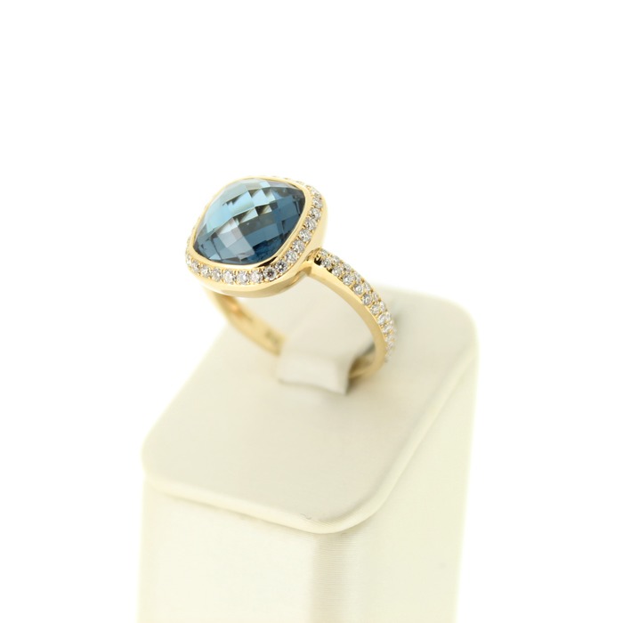 Ring_geelgoud_18karaat_briljant_london_blue_tweedehands_77543-1679_Juwelier_Clem_Vercammen-1.jpg