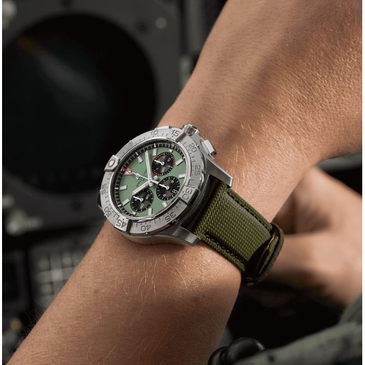 Horloge Breitling Avenger B01 Chronograph 44 Steel AB0147101L1X1