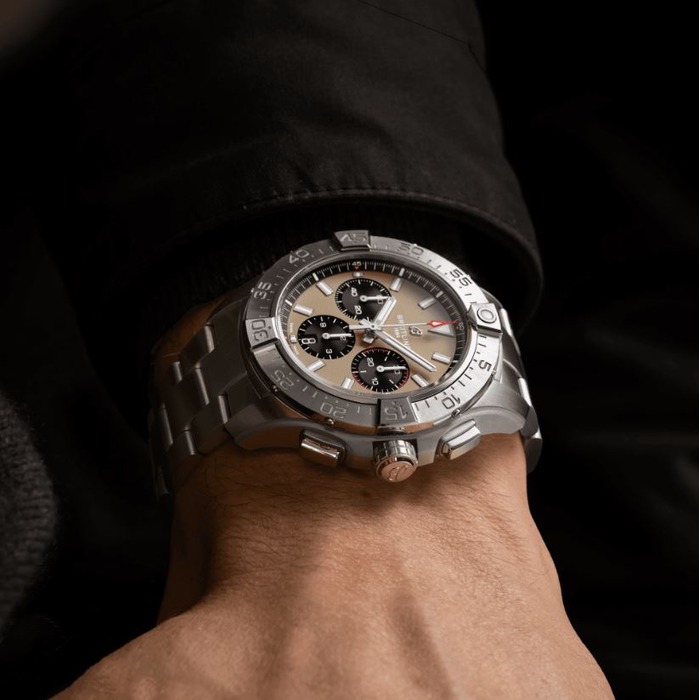 261263_01_Breitling_Avenger_B01_CHronograph_44_Steel_AB0147101A1A1_Juwelier_Clem_Vercammen-4.jpg