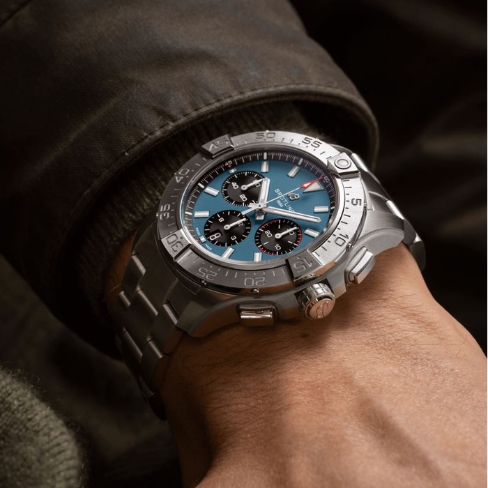 261389_01_Breitling_Avenger_B01_Chronograph_44_steel_blauw_AB0147101C1A1_Juwelier_Clem_Vercammen-4.jpg