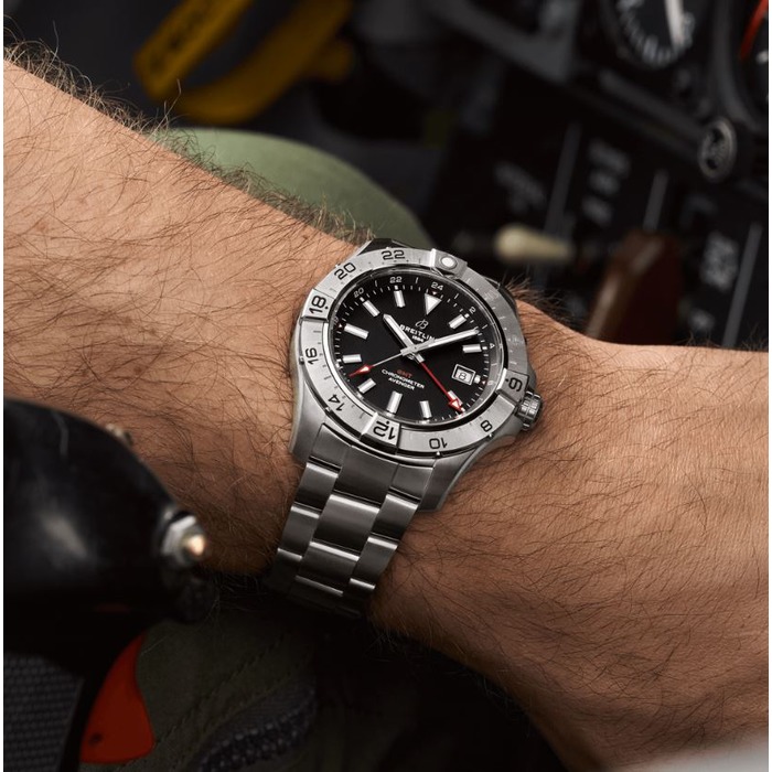 261559_01_Breitling_Avenger_Automatic_GMT_44_A32320101B1A1_Juwelier_Clem_Vercammen-4.jpg