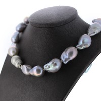 Juweel Parelcollier en parelarmband 18 karaat witgouden sluiting '78807-1747-TWDH' Juweel Parelcollier en parelarmband 18 karaat witgouden sluiting '78807-1747-TWDH'