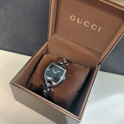 Horloge Gucci 121.3 '76881-816-TWDH'