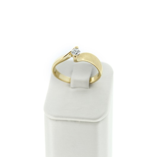 Juweel Flanders collection solitair ring Geelgoud 18 karaat met Flanders cut briljant 'CV-2053-TWDH' Juweel Flanders collection solitair ring Geelgoud 18 karaat met Flanders cut briljant 'CV-2053-TWDH'