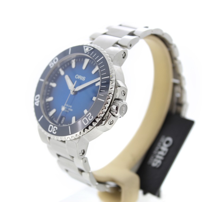Oris_Aquis-Date_0140077694135_Outlet_255256_Juwelier_Clem_Vercammen-4.jpg