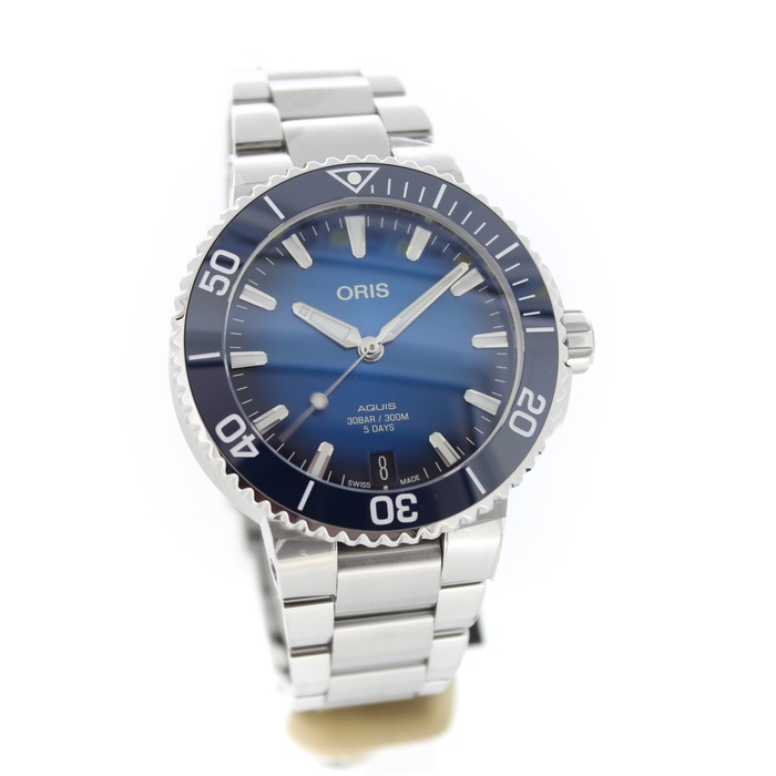 Oris_Aquis-Date_0140077694135_Outlet_255256_Juwelier_Clem_Vercammen-5.jpg