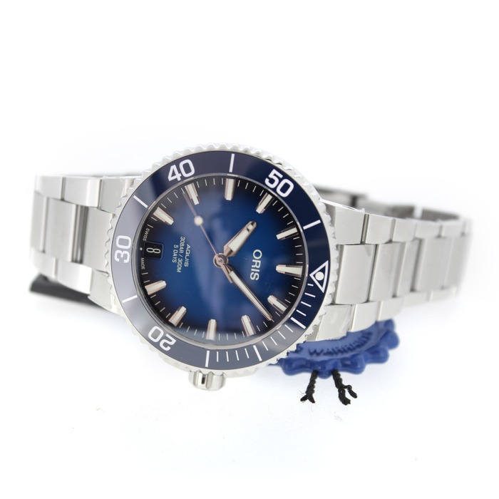 Oris_Aquis-Date_0140077694135_Outlet_255256_Juwelier_Clem_Vercammen-8.jpg