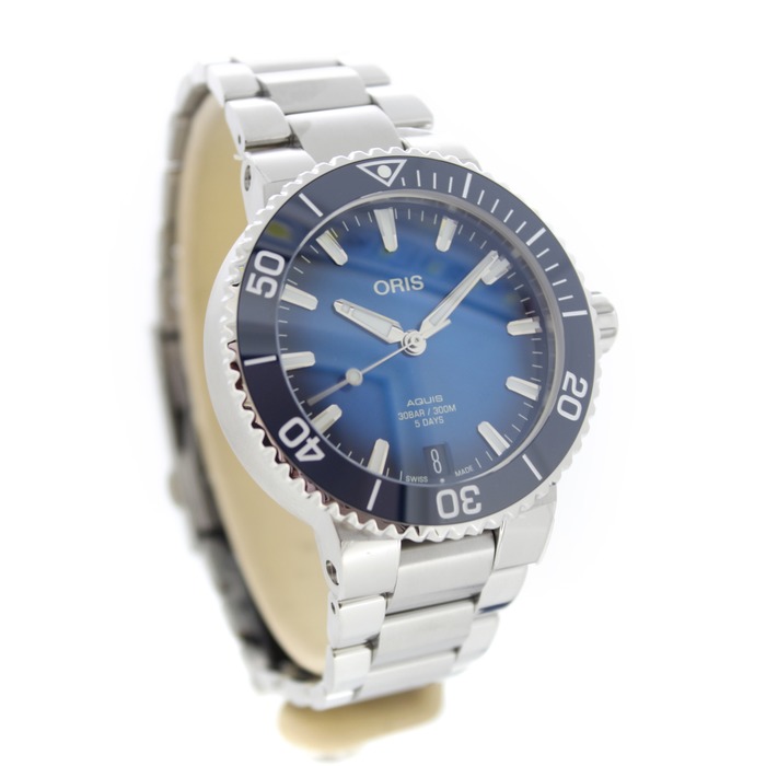 Oris_Aquis-Date_0140077694135_Outlet_255256_Juwelier_Clem_Vercammen-6.jpg