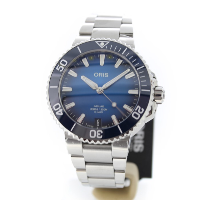 Oris_Aquis-Date_0140077694135_Outlet_255256_Juwelier_Clem_Vercammen-2.jpg
