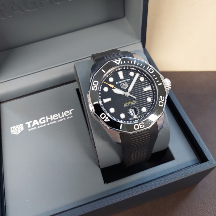 Tag_Heuer_Aquaracer_Professional_300M_WBP201A.FT6197_Juwelier_Clem_Vercammen-18.jpg