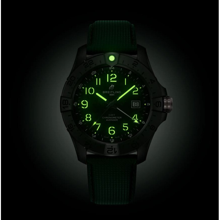 266507_01_Breitling_Avenger_Automatic_GMT_44_Night_Mission_S32320101B1X1_Juwelier_Clem_Vercammen-5.jpg