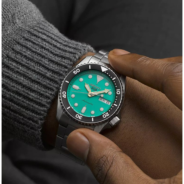 267515_01_Seiko_5Sports_Huf_Automatic_Staal_Limited_Edition_SRPL33K1_Juwelier_Clem_Vercammen-2.jpg