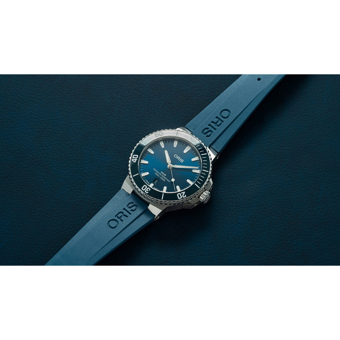 Oris_Aquis_01_733_7787_4135_07_4_22_35FC_Juwelier_Clem_Vercammen_3.jpg