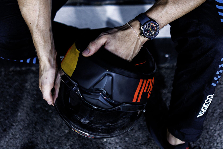 TAG Heuer Formula 1 Chronograph x Oracle Red Bull Racing TAG Heuer Formula 1 Chronograph x Oracle Red Bull Racing