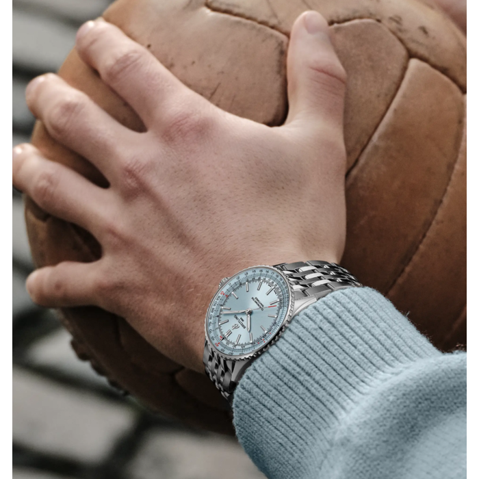265678_01_Breitling_Navitimer_Auto_41_A17329171C1A1_Juwelier_Clem_Vercammen_5.png