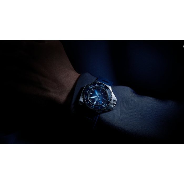 Omega_summer_Blue_Ploprof_1200M_Seamaster_O-megasteel_227_32_55_21_03_001_Juwelier_Clem_Vercammen_4.png