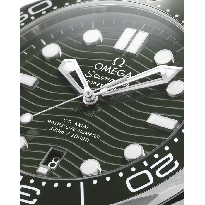 250831_01_Omega_Seamaster_Diver_300M_Co-Axial_Master_Chronometer_42MM_21032422010001_Juwelier_Clem_Vercammen_2.jpg