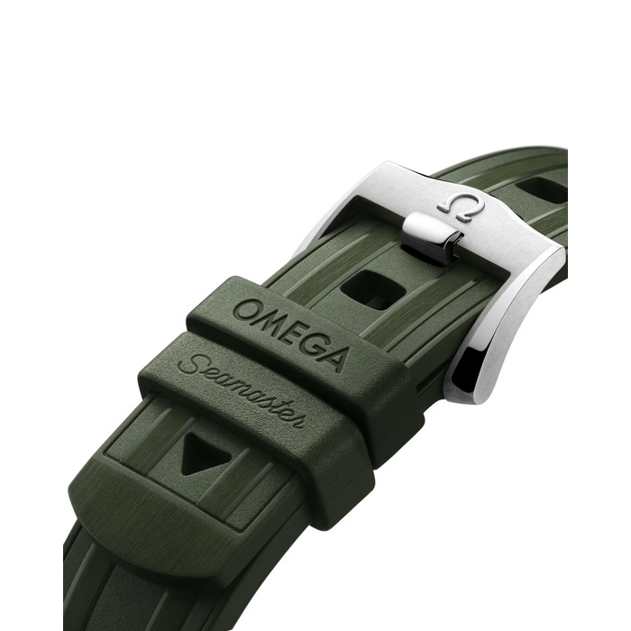250831_01_Omega_Seamaster_Diver_300M_Co-Axial_Master_Chronometer_42MM_21032422010001_Juwelier_Clem_Vercammen_3.jpg