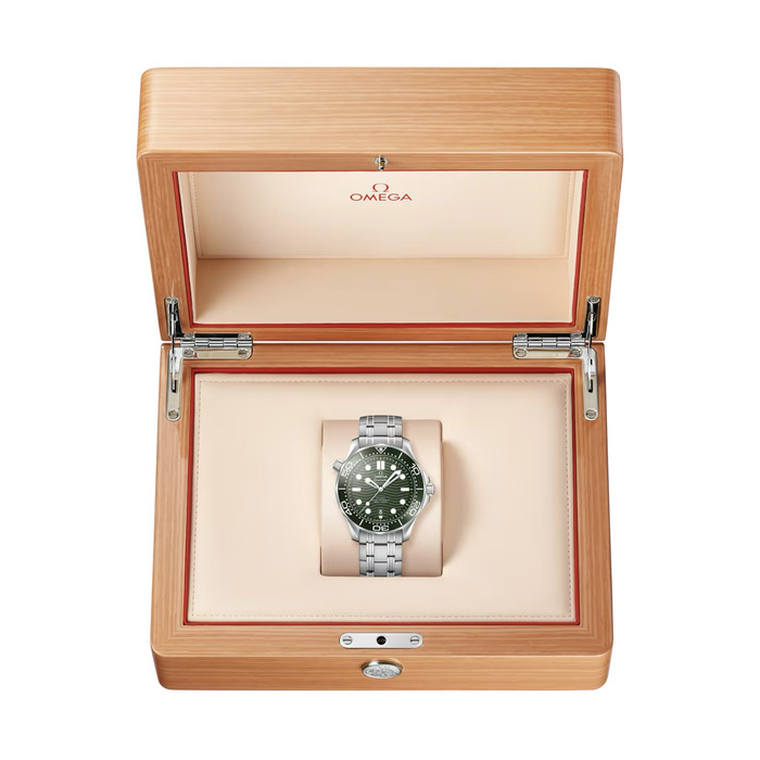 250830_01_Omega_Seamaster_Diver_300M_Co-Axial_Master_Chronometer_42MM_21030422010001_Juwelier_Clem_Vercammen_8.jpg