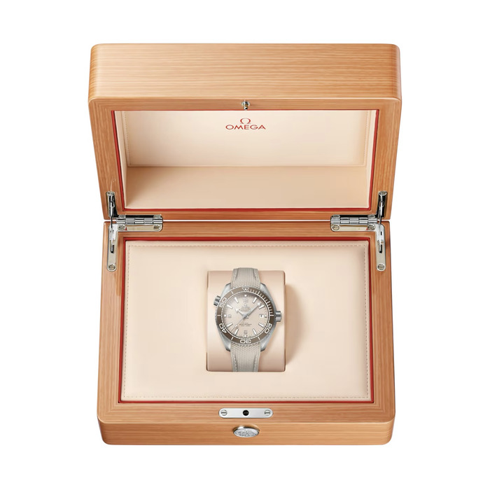 263612_01_Omega_Seamaster_Planet_Ocean_21532442109001_Juwelier_Clem_Vercammen_3.jpg