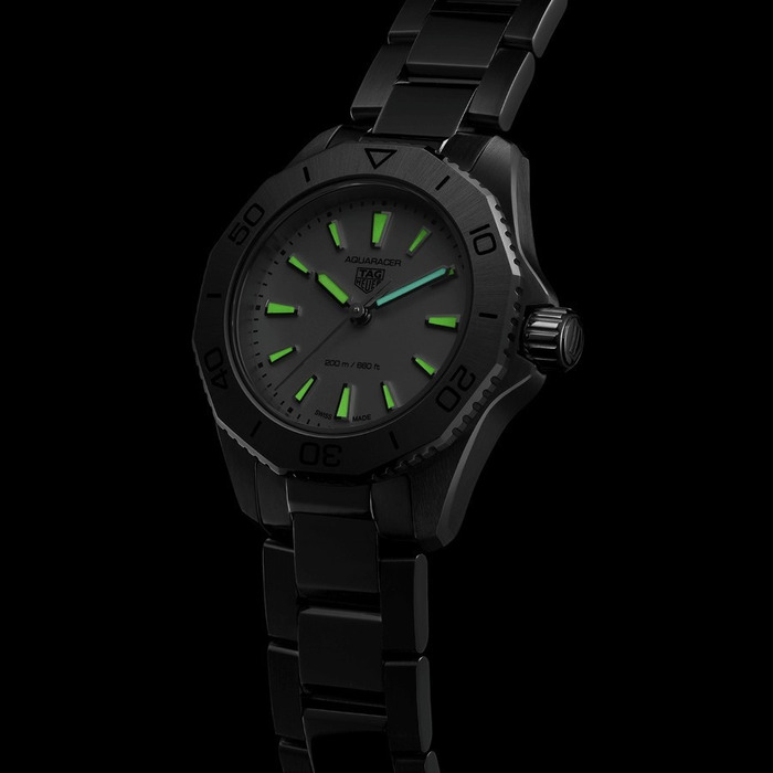 250503_01_Tag_Heuer_Aquaracer_Professional_200_Quartz_WBP1411-BA0622_Juwelier_Clem_Vercammen_7.jpg