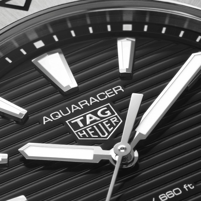 249700_01_Tag_Heuer_Aquaracer_Professional_200_quartz_WBP1110-BA0627_Juwelier_Clem_Vercammen_3.jpg