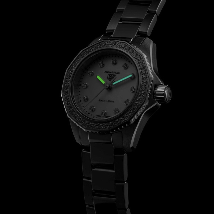 251021_01_Tag_Heuer_Aquaracer_Professional_200_Quartz_WBP1417-BA0622_Juwelier_Clem_Vercammen_7.jpg