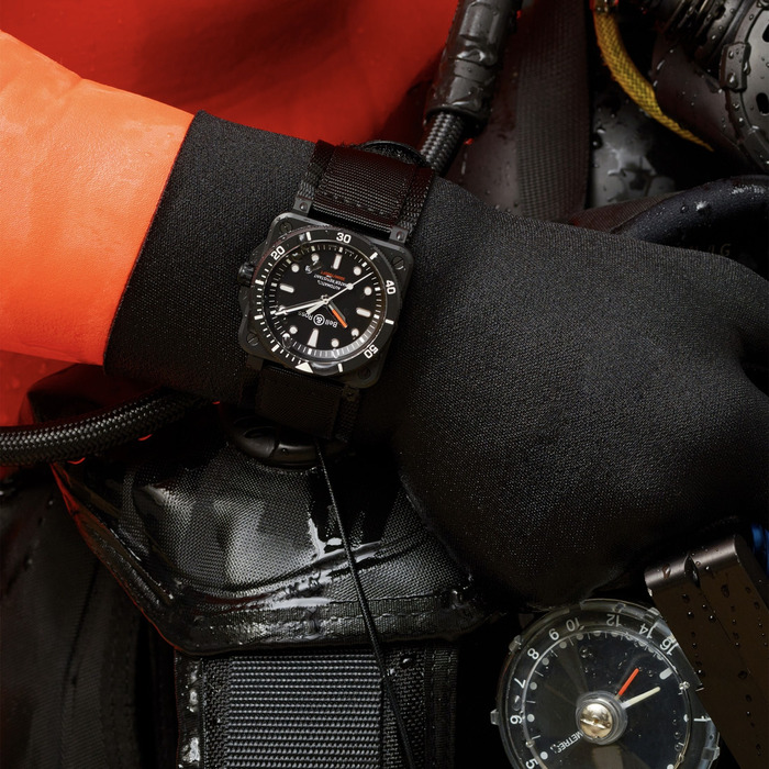 242994_01_Bell_Ross_BR03-92-Diver-Ceramic_BR0392-D-BL-CE-SRB_5.jpg