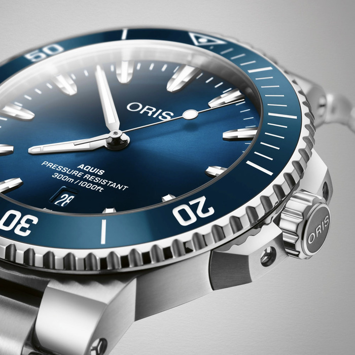 263658_01_Oris_Aquis_Date_01733-7787-4135-07-8-23-04PEB_Juwelier_Clem_Vercammen_5.jpg