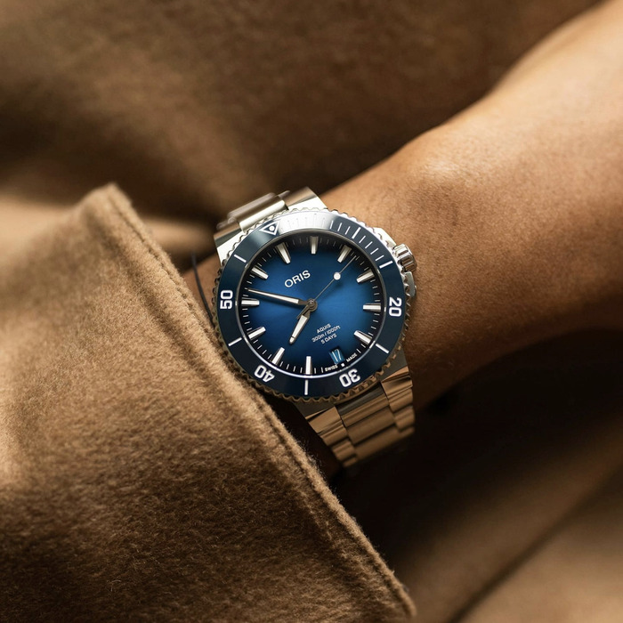 Oris_Aquis_01_400_7790_4135_07_8_23_02peb_Juwelier_Clem_Vercammen_6.jpg