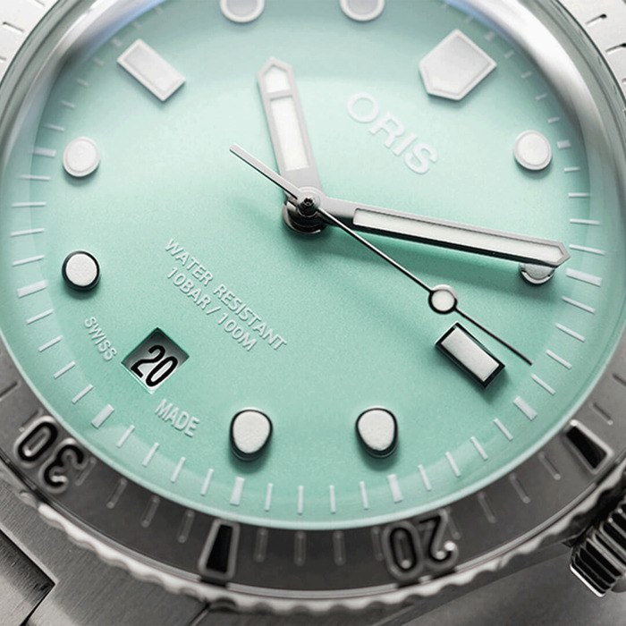 259411_01_Oris_Divers_Sixty-Five_Green_0173377714057-0781918_Juwelier_Clem_Vercammen_2.jpg
