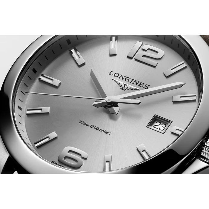 234711_01_Longines_Conquest_Watch_L37594765_Clem_Vercammen_Longines_Online_Shop_5.jpg