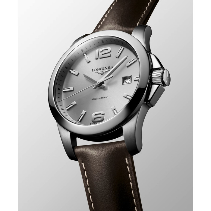 234711_01_Longines_Conquest_Watch_L37594765_Clem_Vercammen_Longines_Online_Shop_2.jpg