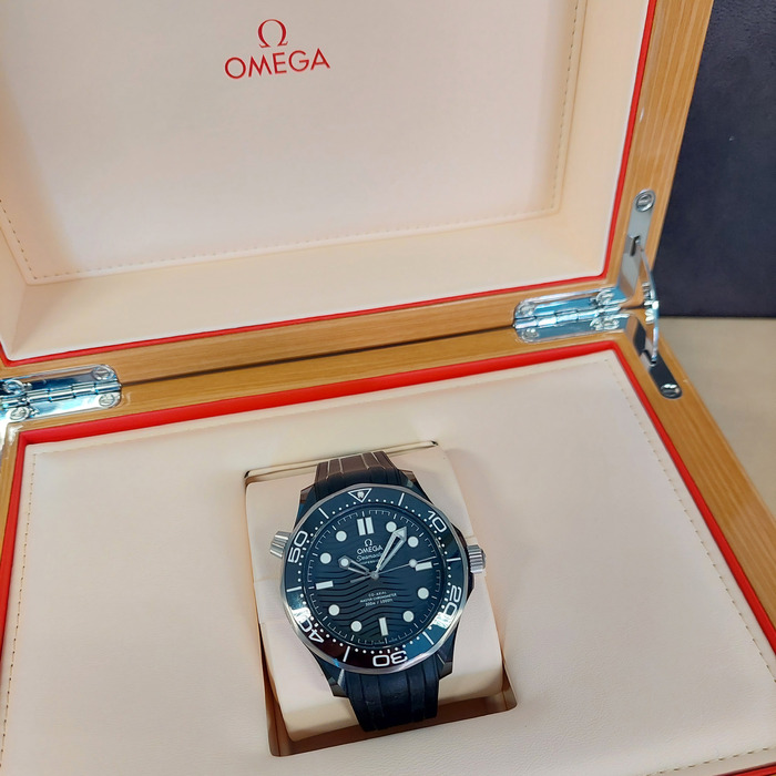 269358_01_Omega_Diver_21092442001001_Tweedehands_CV-980_Juwelier_Clem_Vercammen-21.jpg