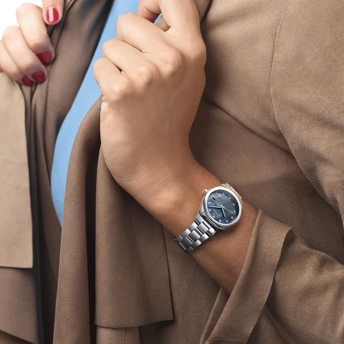 236956_01_Longines_Conquest_Classic_Lady_Watch_L23864886_Clem_Vercammen_Longines_Online_Shop_5.jpg