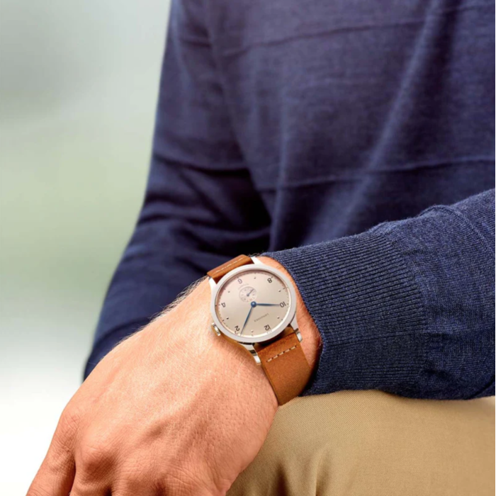 218422_01_Longines_Heritage_1945_Watch_L28134660_Clem_Vercammen_Longines_Online_Shop_6.png